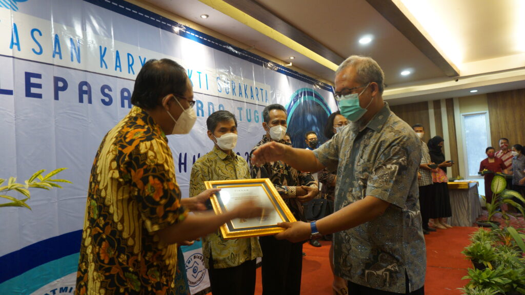 Karyawan Paripurna