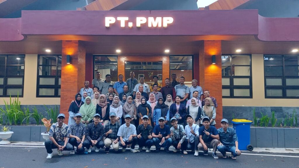 Gathering Penerima Beasiswa PT. PMP Jember